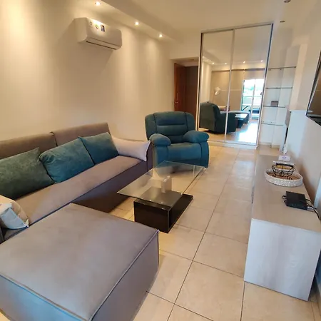 Maestro Ii Apartment